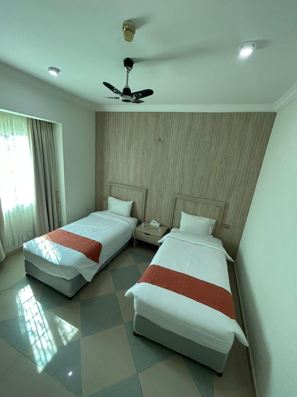 Safari Hotel นิซวา ภายนอก รูปภาพ