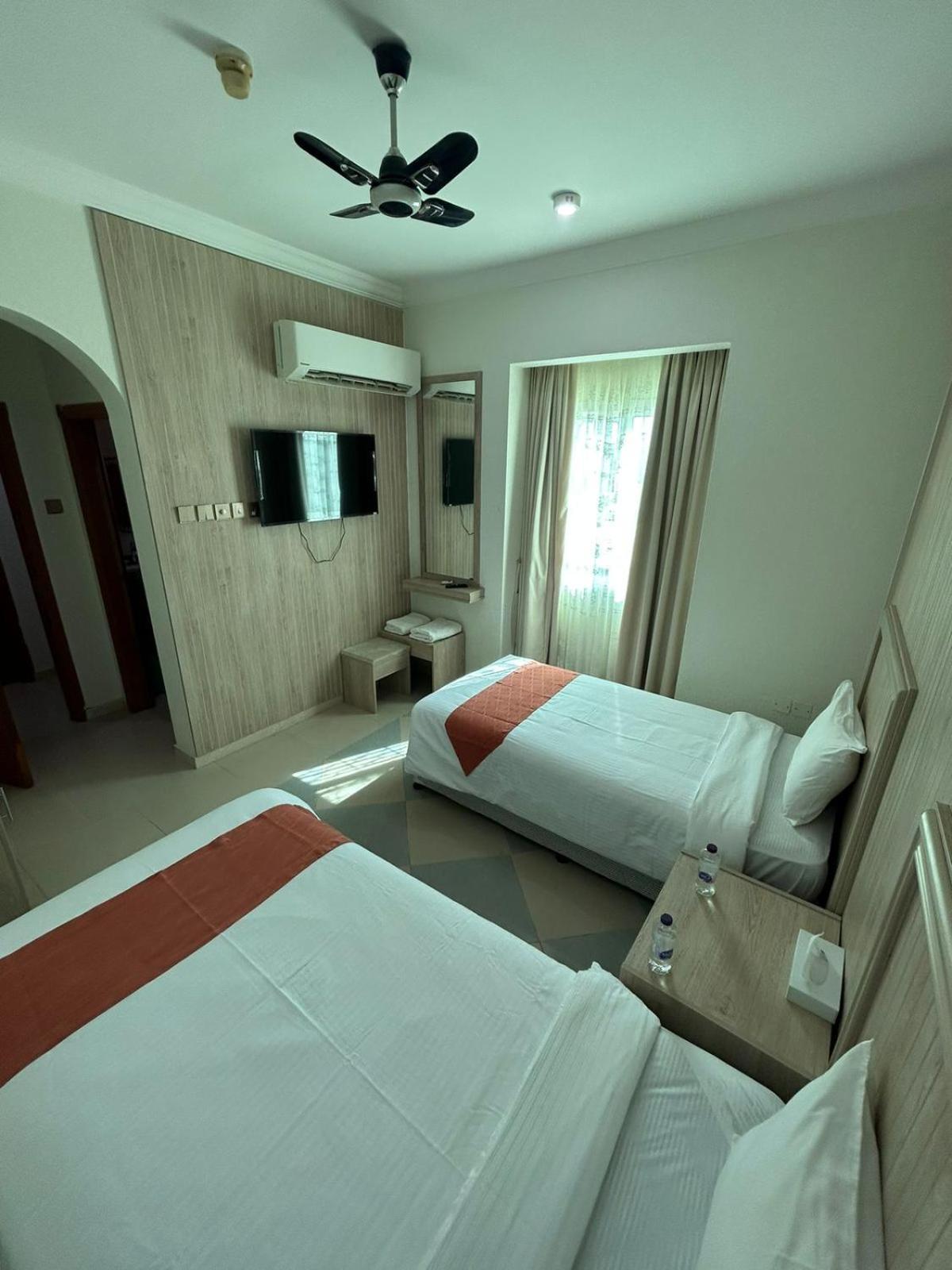 Safari Hotel นิซวา ภายนอก รูปภาพ