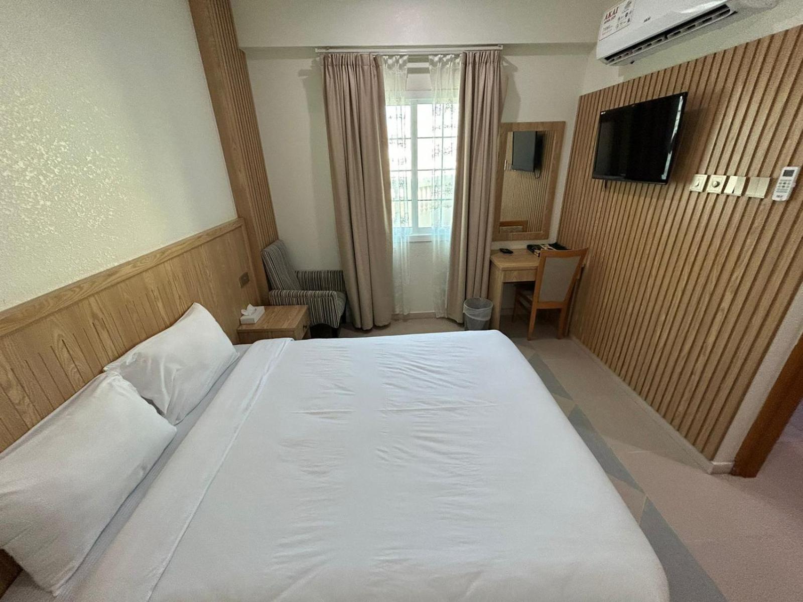 Safari Hotel นิซวา ภายนอก รูปภาพ