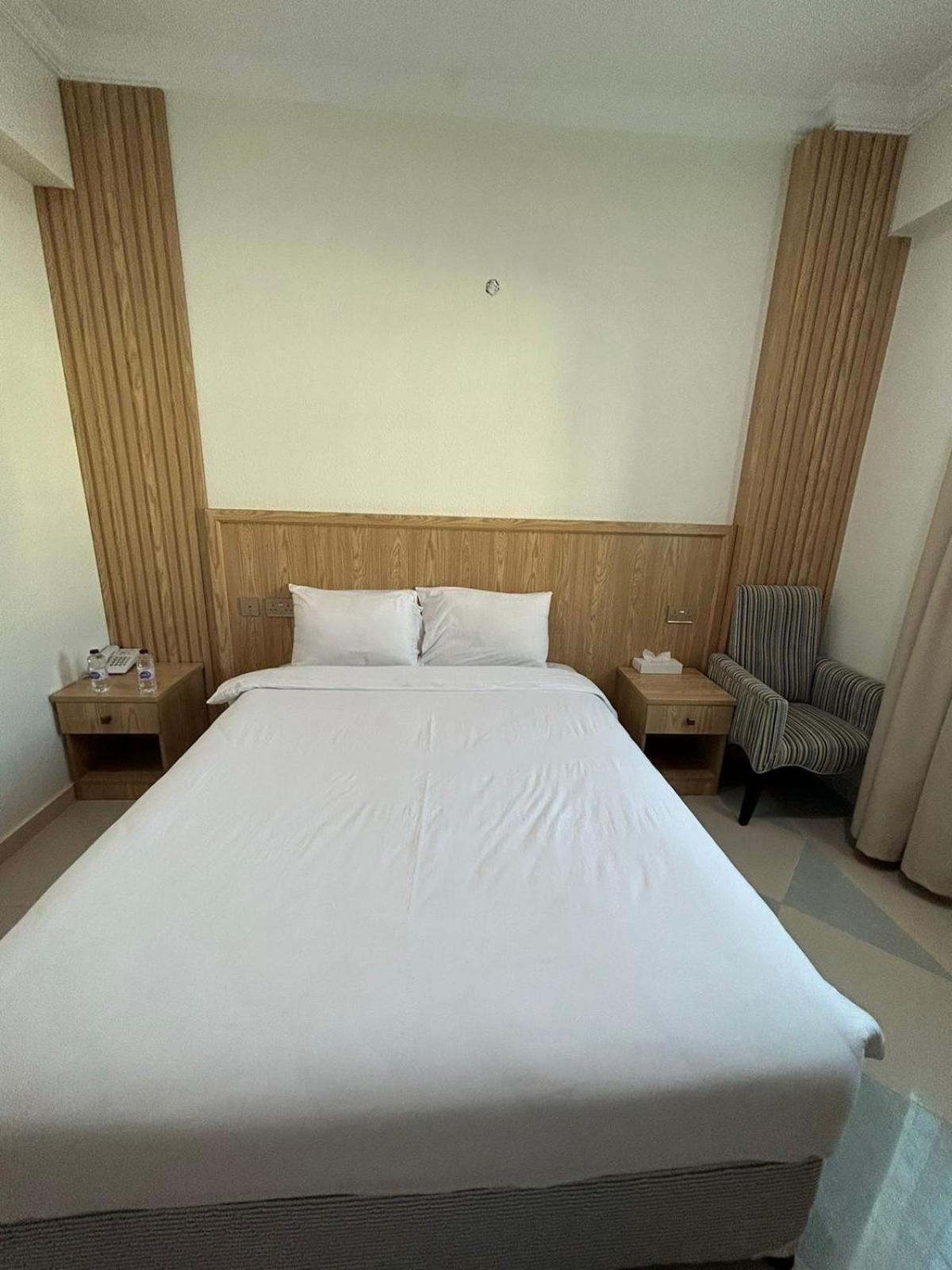Safari Hotel นิซวา ภายนอก รูปภาพ