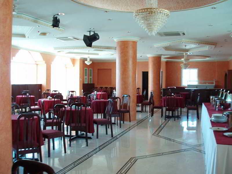 Safari Hotel นิซวา ภายนอก รูปภาพ